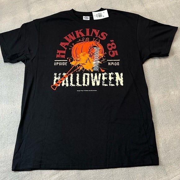 STRANGER THINGS Hawkins Halloween Short Sleeve Shirt Size Large Unisex NWT - Picture 1 of 4